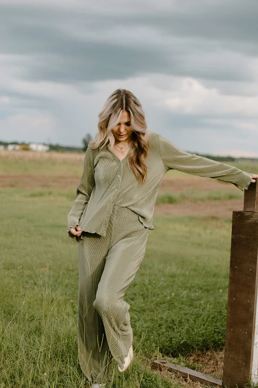 Weekend Specials to Delight Olive Pleated Set Pants