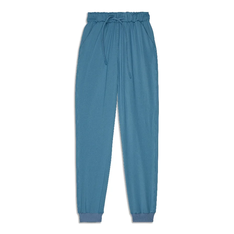 Weekend Wonders Await! Stretch High-Rise Jogger - Resale