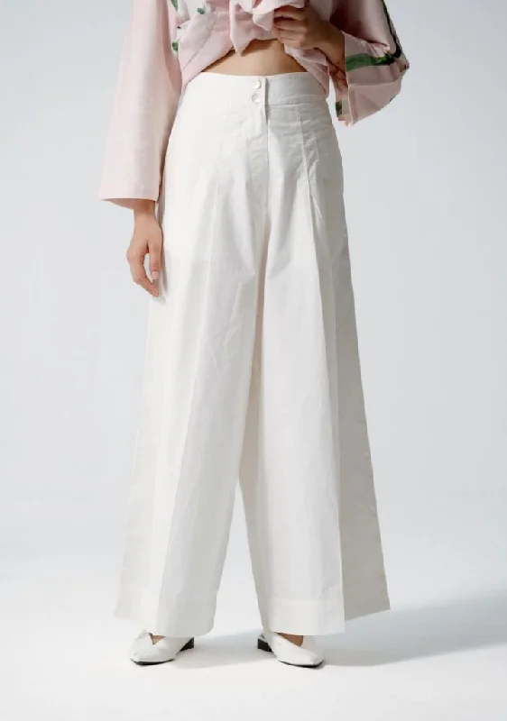 Steal Deal White Pleated Pants