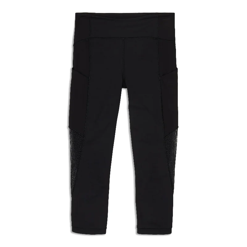 Weekend Deals That Sparkle Sole Training Crop - Resale