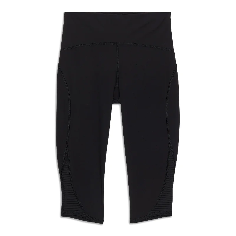 Weekend Bargains to Cherish Lean In Crop - Resale