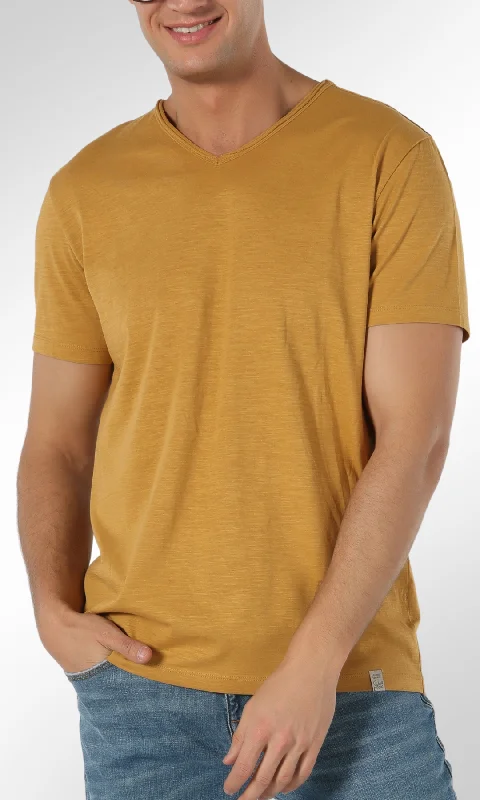 Price Fest Men V-Neck T-Shirt COLIN'S (Mustarda)